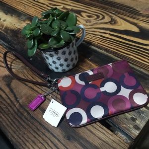 NWT Coach | Small Wristlet